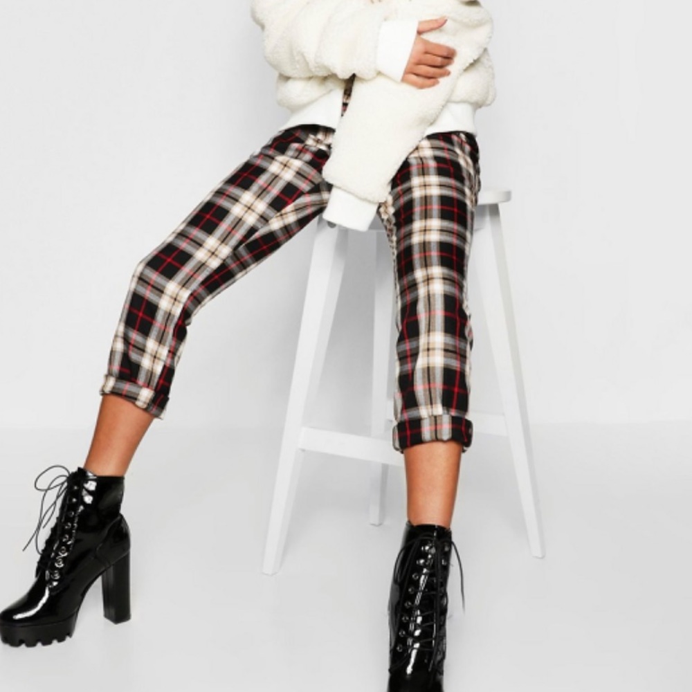 BooHoo Checkered Pants sz US 6